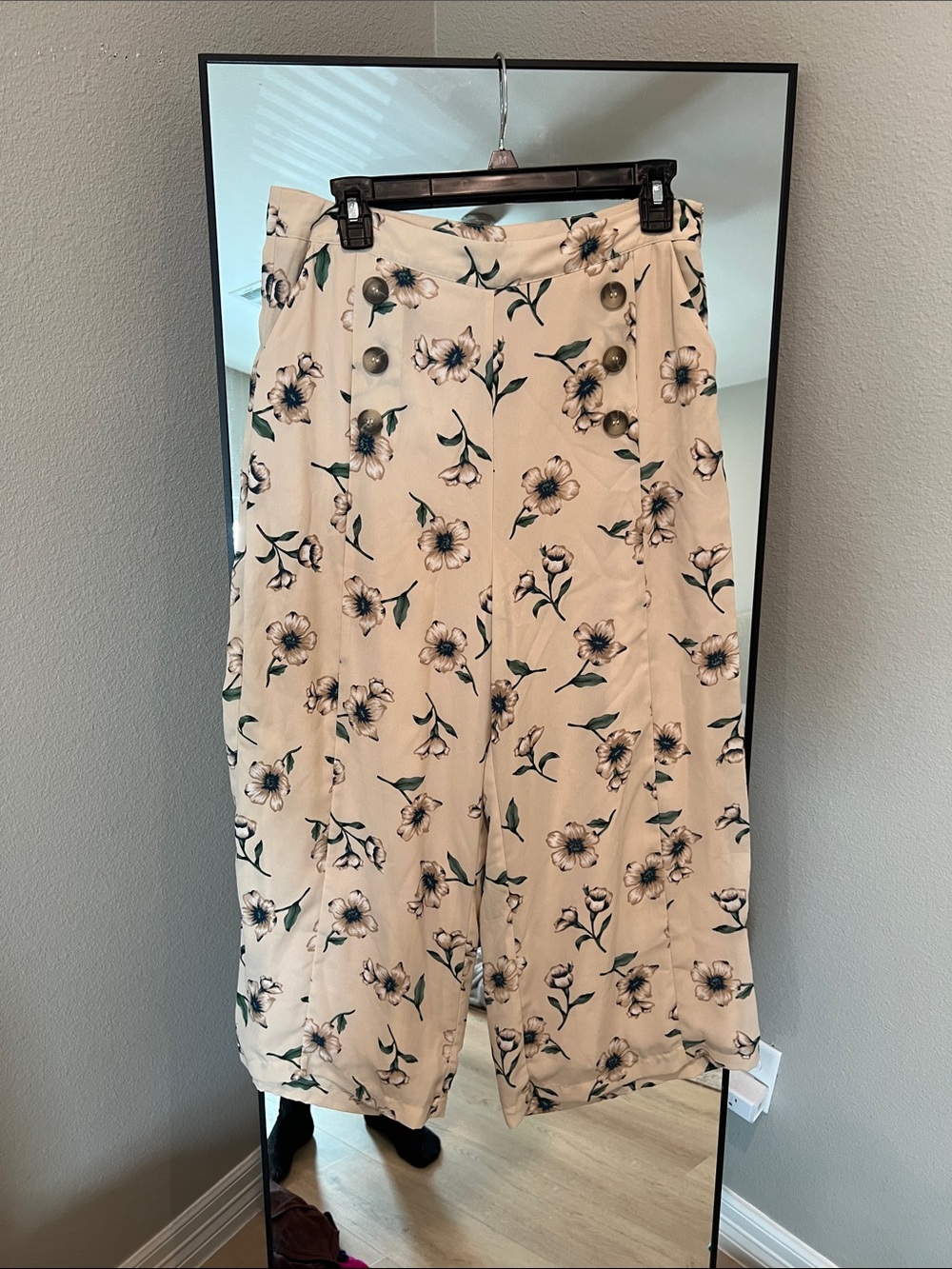 Altar'd State Cream Floral Wide-Leg pants